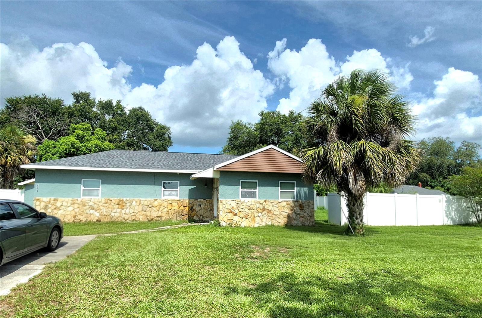 709 E 119 Ave, Tampa, FL 33612 photo