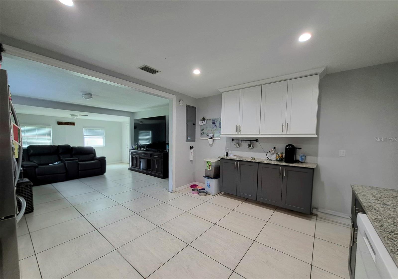 709 E 119 Ave, Tampa, FL 33612 photo