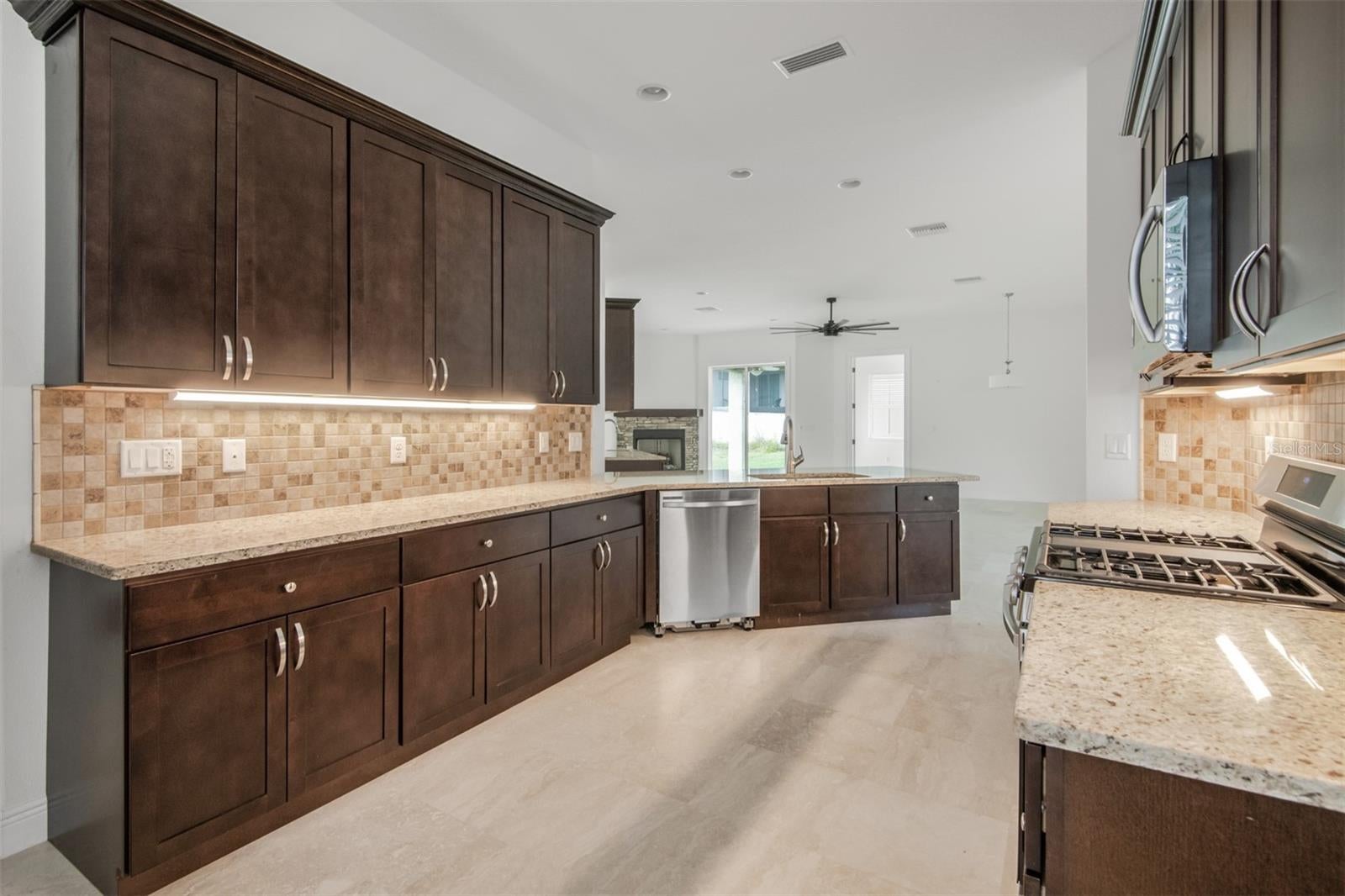 9129 S Deer Park Dr, Homosassa, FL 34446 photo