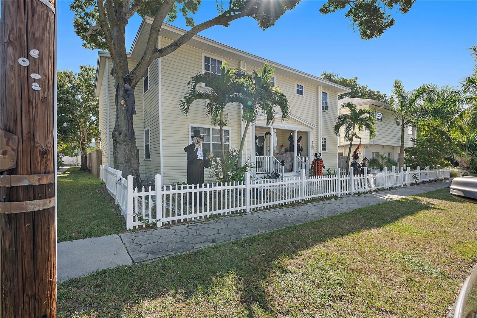 717 Dartmoor St, Saint Petersburg, FL 33701