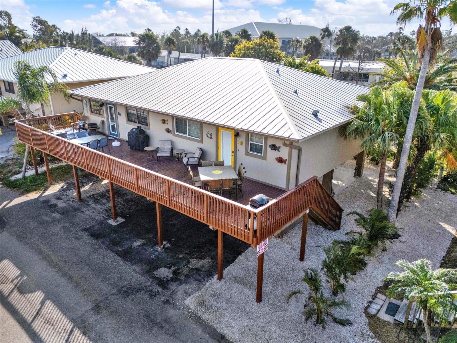4909 Gulf Dr, Holmes Beach, FL 34217