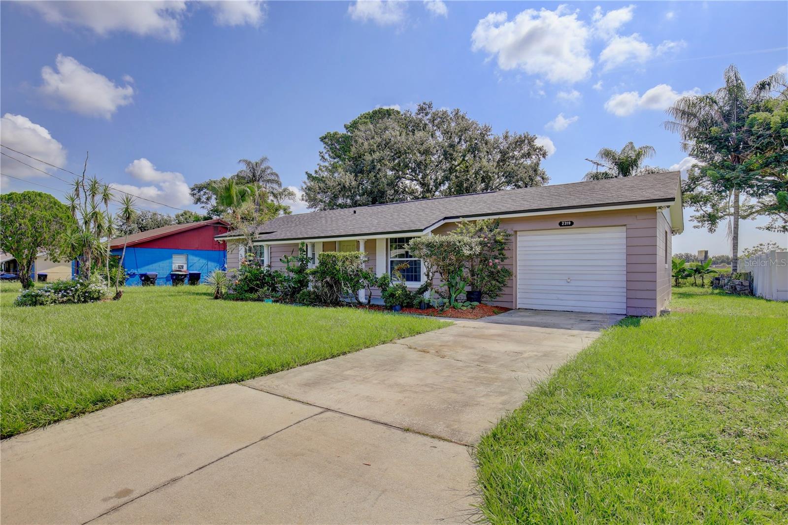 2319 Continental Blvd, Orlando, FL 32808 photo