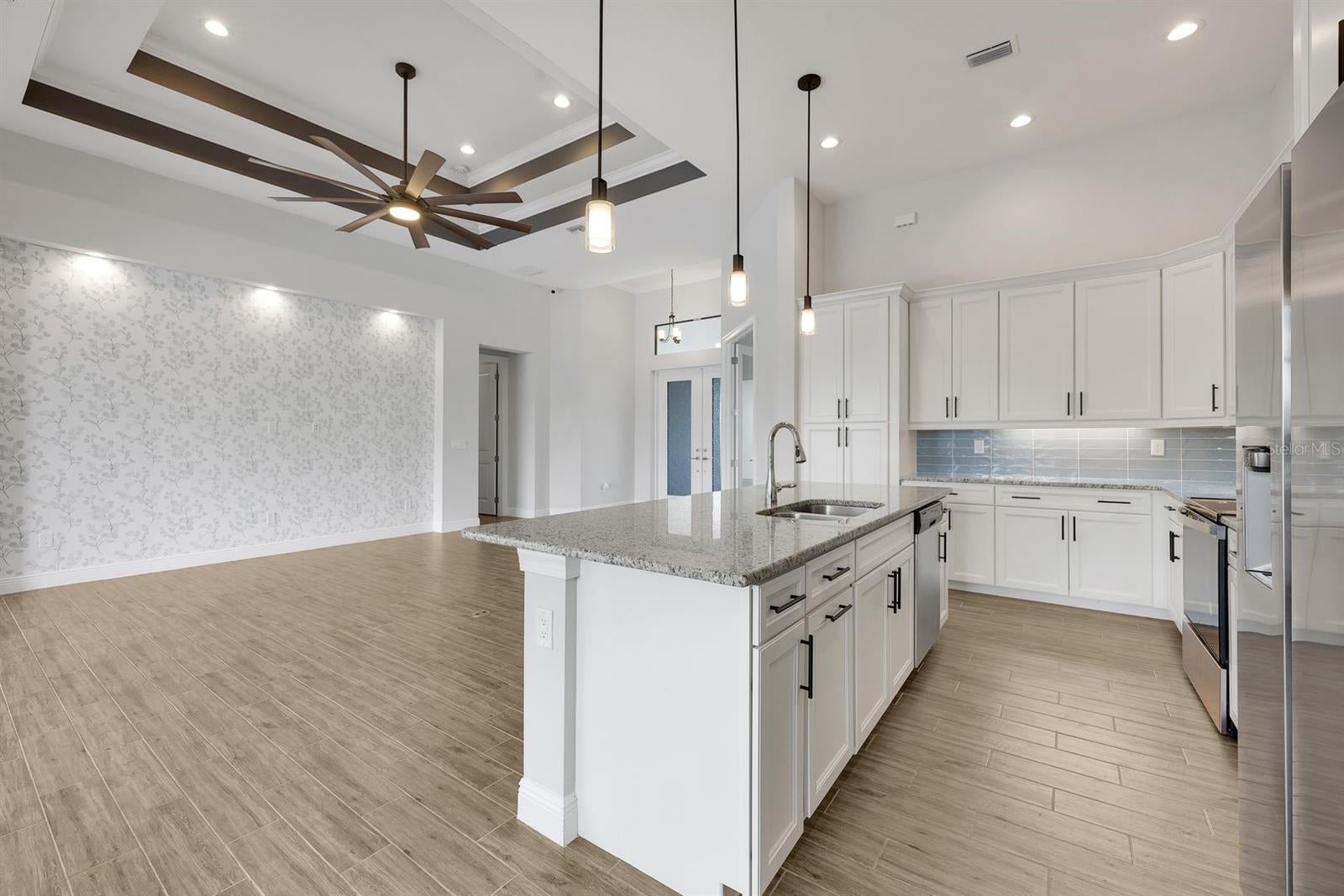 2126 NE 2 St, Cape Coral, FL 33909 photo
