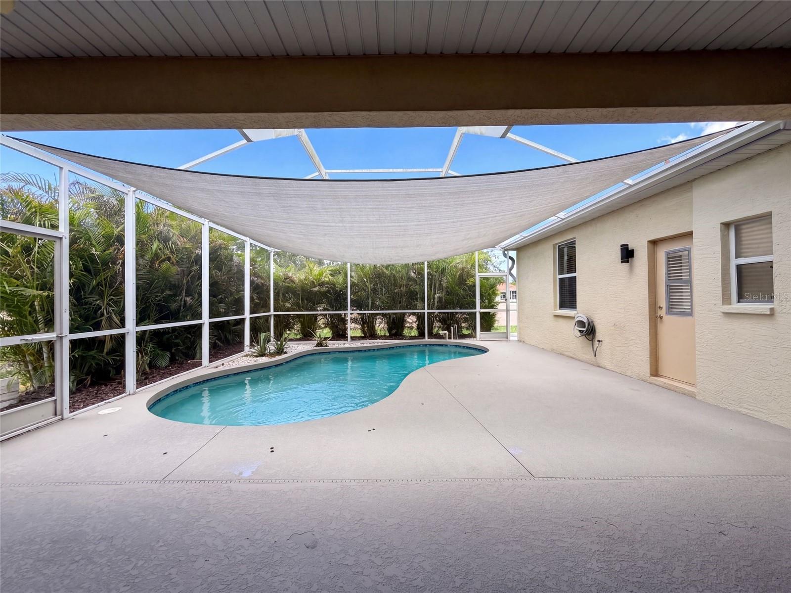 7414 39 Ct, Sarasota, FL 34243 photo