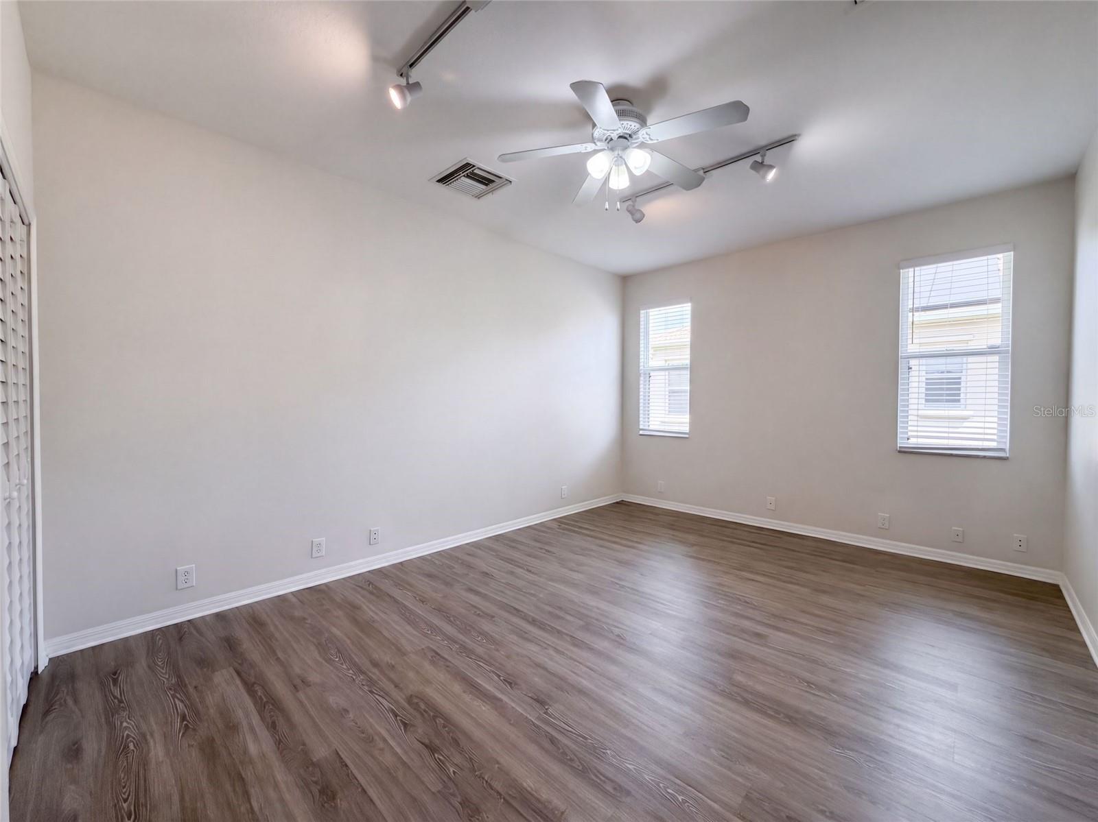 7414 39 Ct, Sarasota, FL 34243 photo