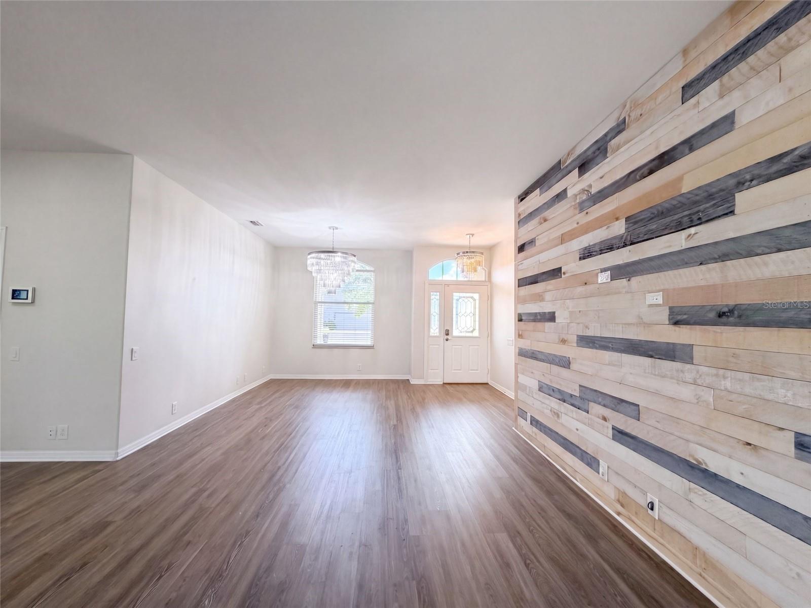 7414 39 Ct, Sarasota, FL 34243 photo