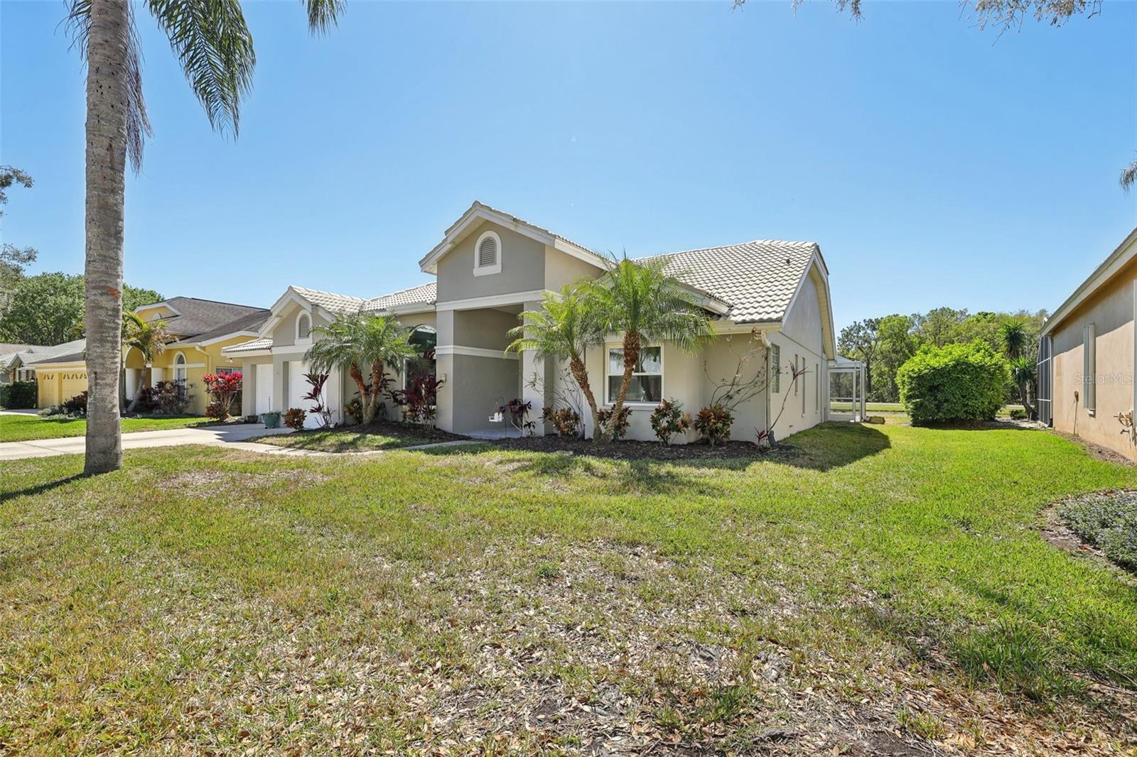 954 Cobblestone Ln, Tarpon Springs, FL 34688 photo