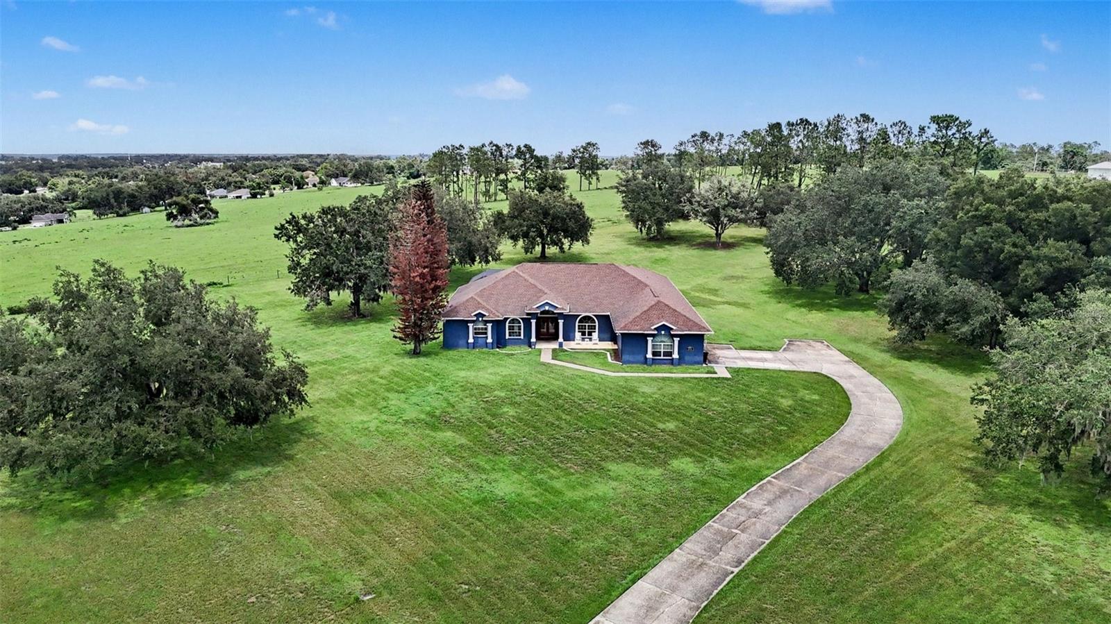 37616 Sky Ridge Cir, Dade City, FL 33525 photo