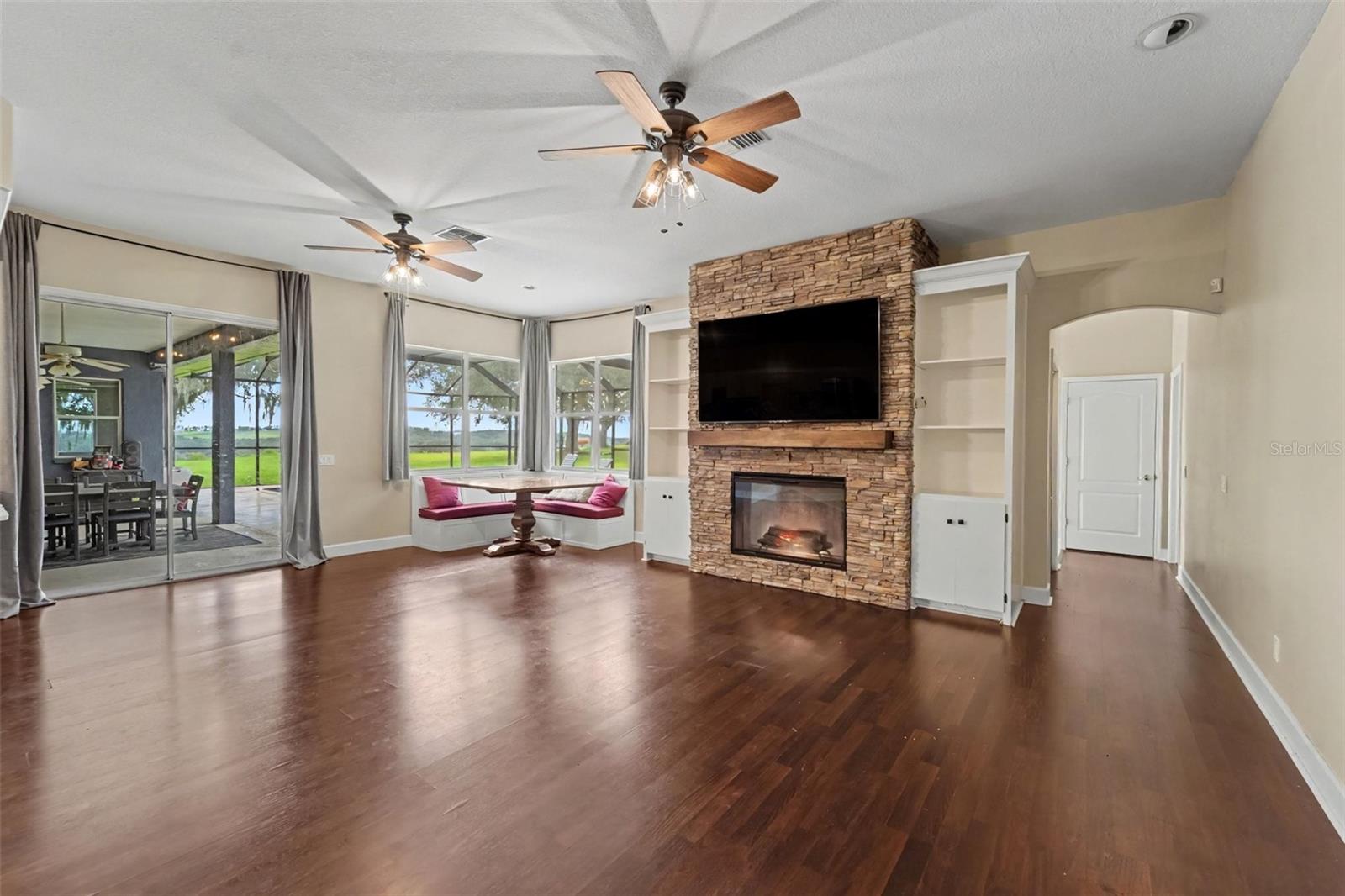 37616 Sky Ridge Cir, Dade City, FL 33525 photo