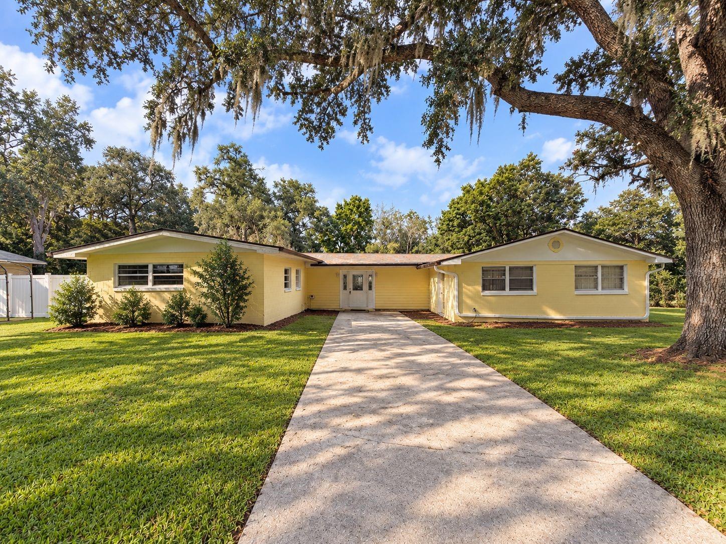 2508 Stoer Island Dr, Leesburg, FL 34748