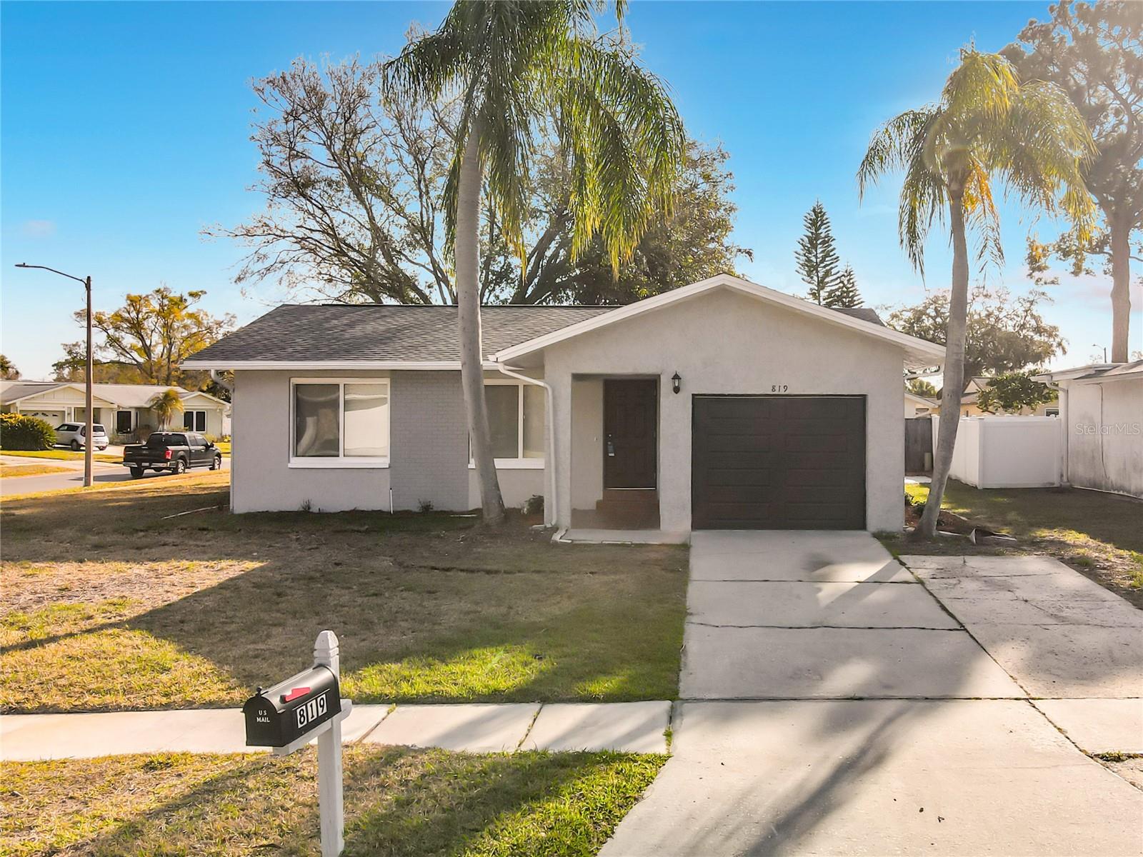 819 Helmsman Way, Palm Harbor, FL 34685 photo