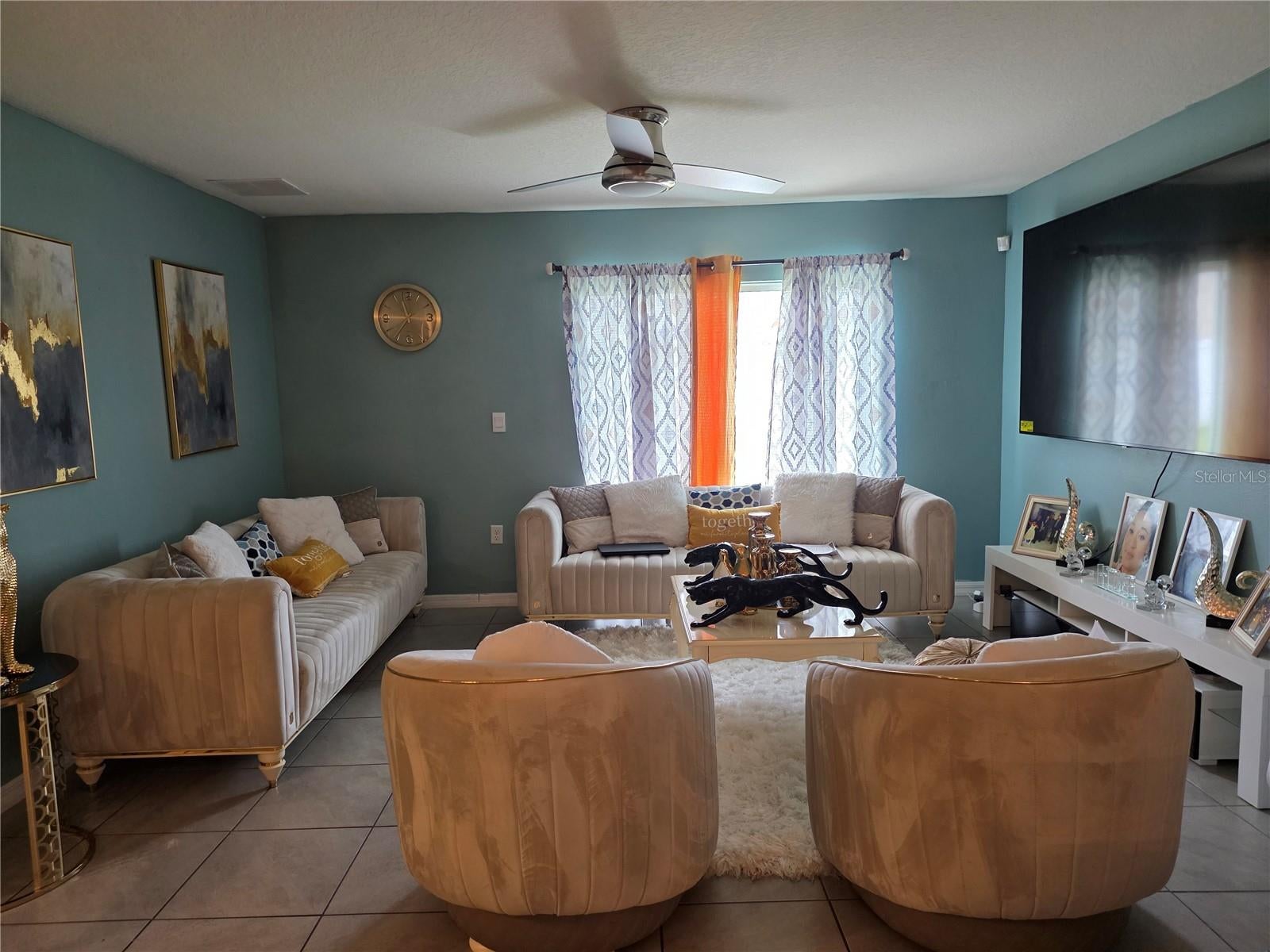 566 Sunlit Coral St, Ruskin, FL 33570 photo