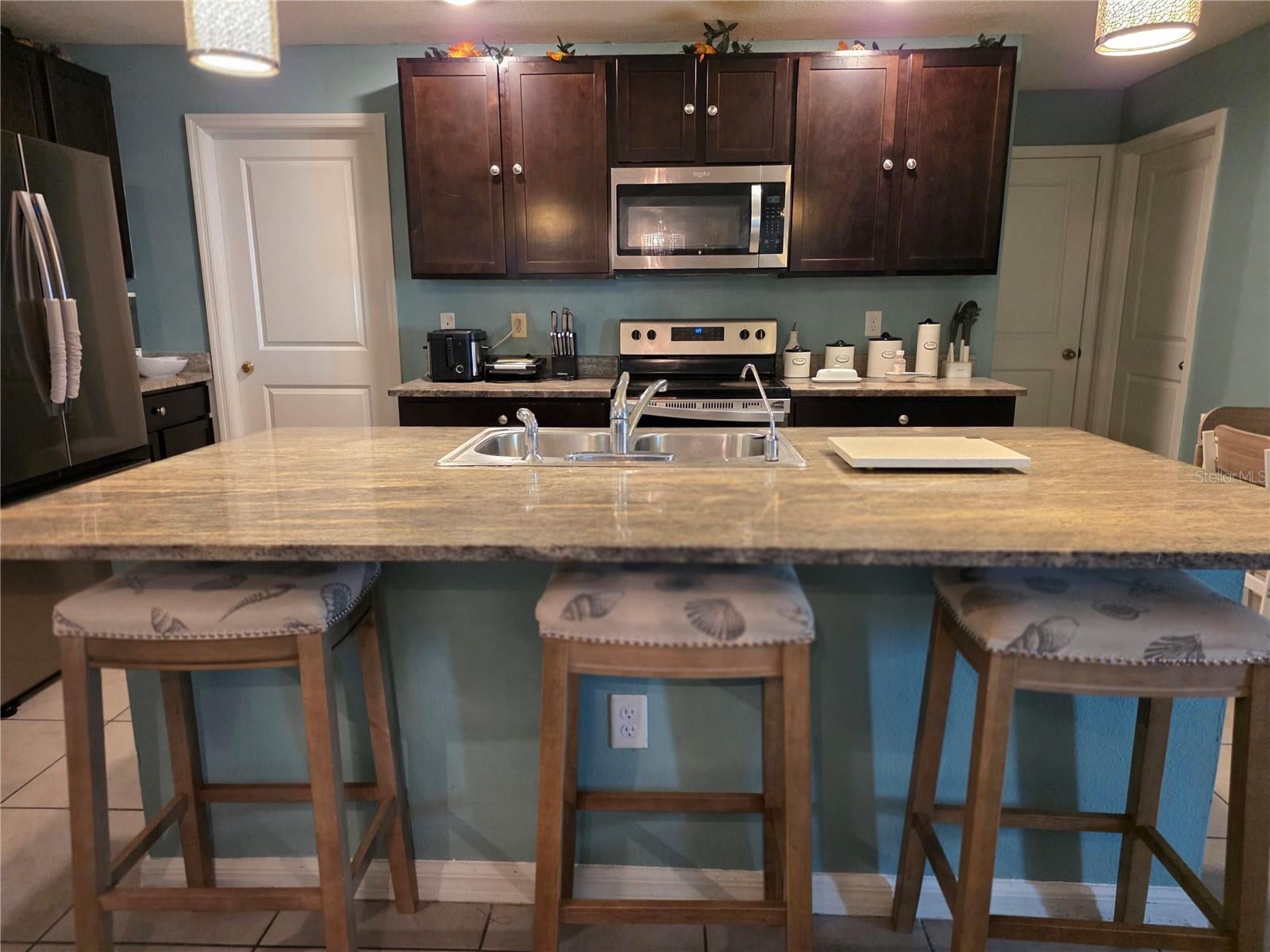 566 Sunlit Coral St, Ruskin, FL 33570 photo