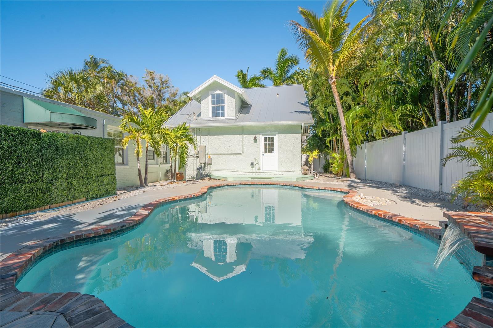 3310 E Maritana Dr, St Pete Beach, FL 33706 photo