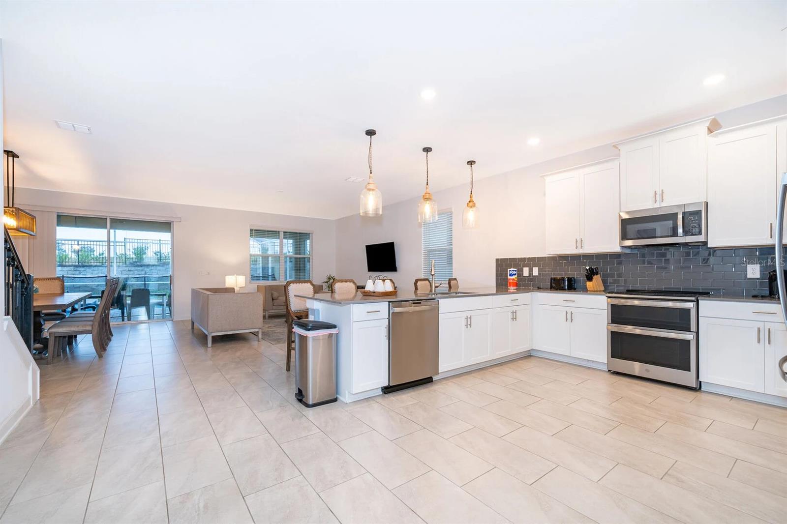 9056 Sommerset Hills Dr, Davenport, FL 33896 photo