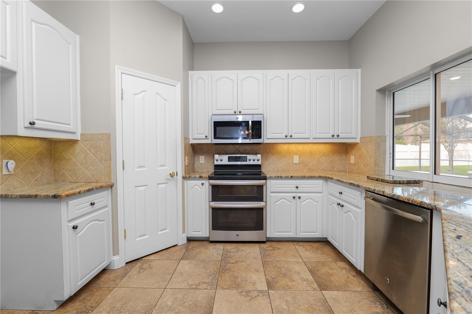 3333 Hawks Ridge Dr, Lakeland, FL 33810 photo