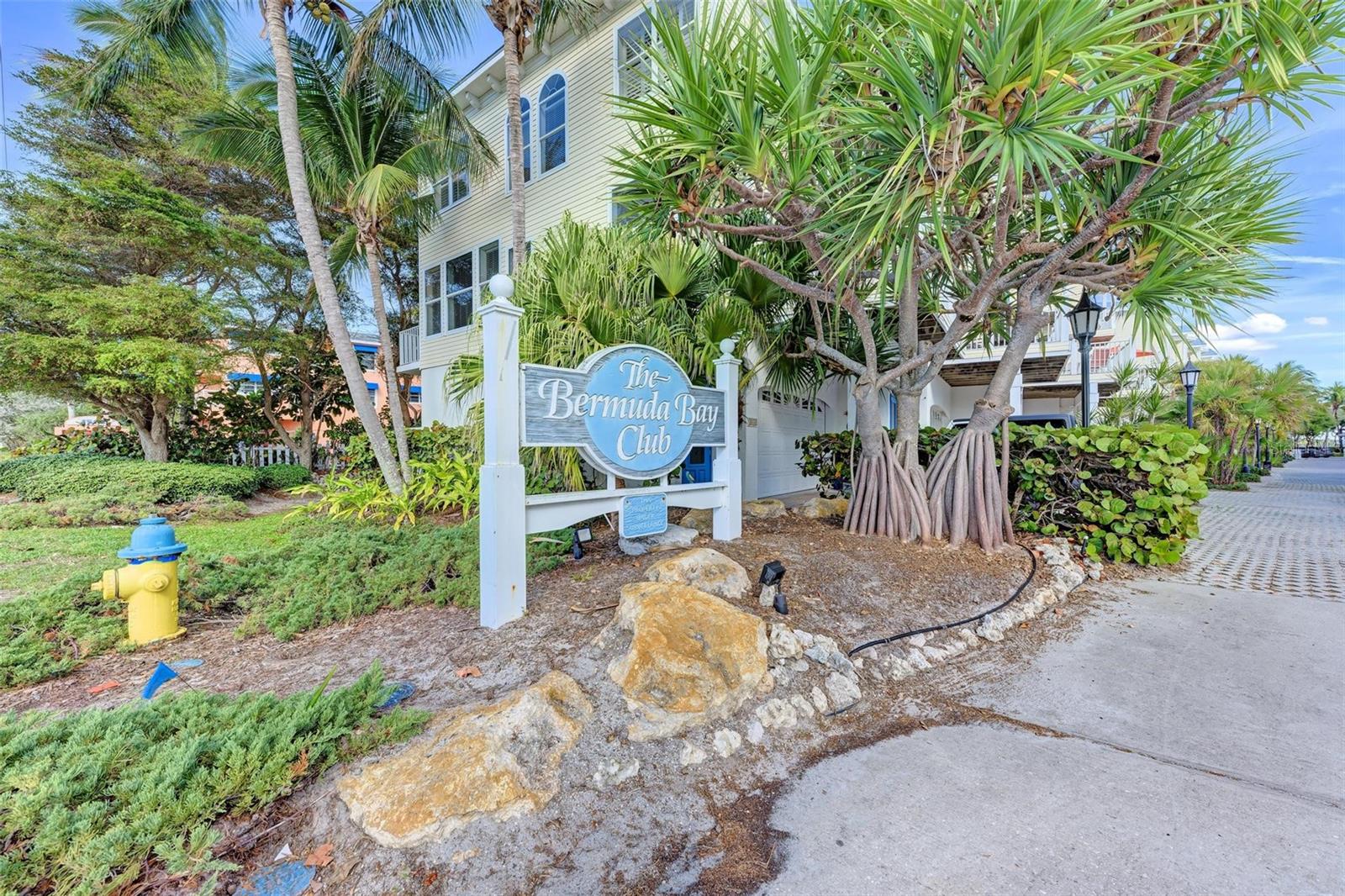 1469 Gulf Dr, Bradenton Beach, FL 34217 photo
