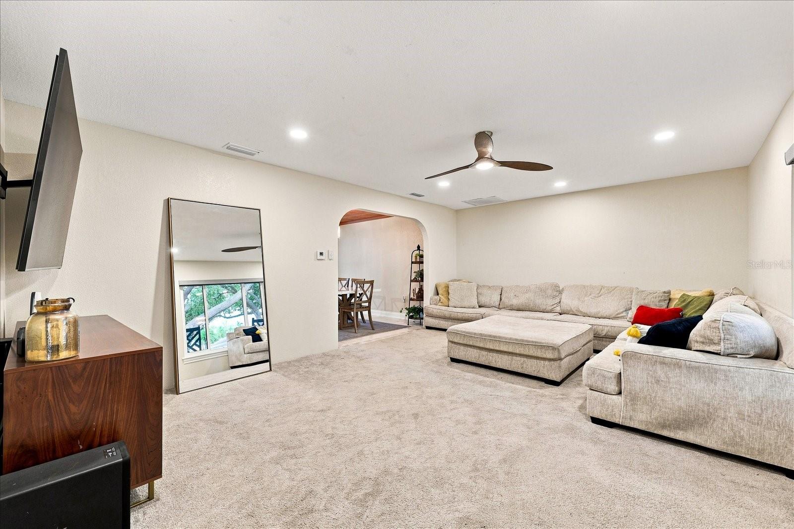 8805 Kenwood Rd, Seminole, FL 33777 photo
