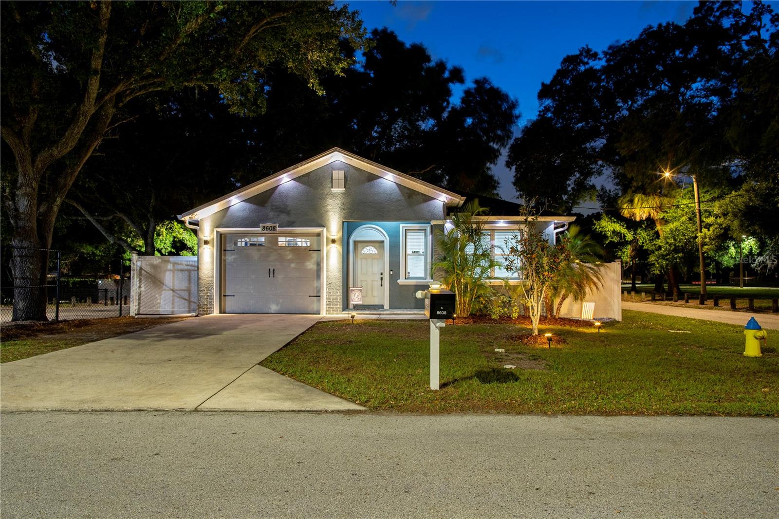 8608 Mitchell Ave, Tampa, FL 33604