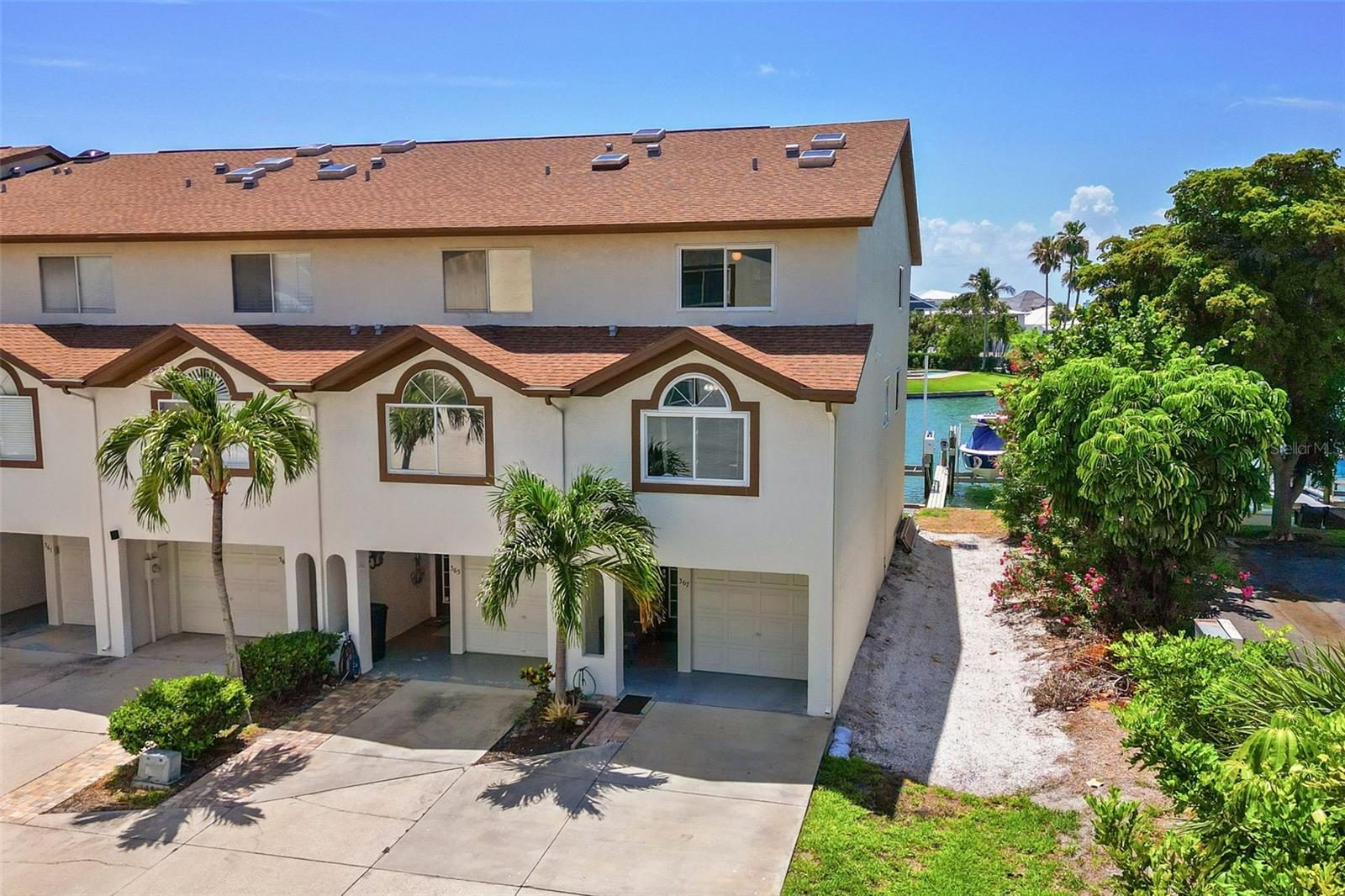 367 Madeira Cir, Tierra Verde, FL 33715 photo