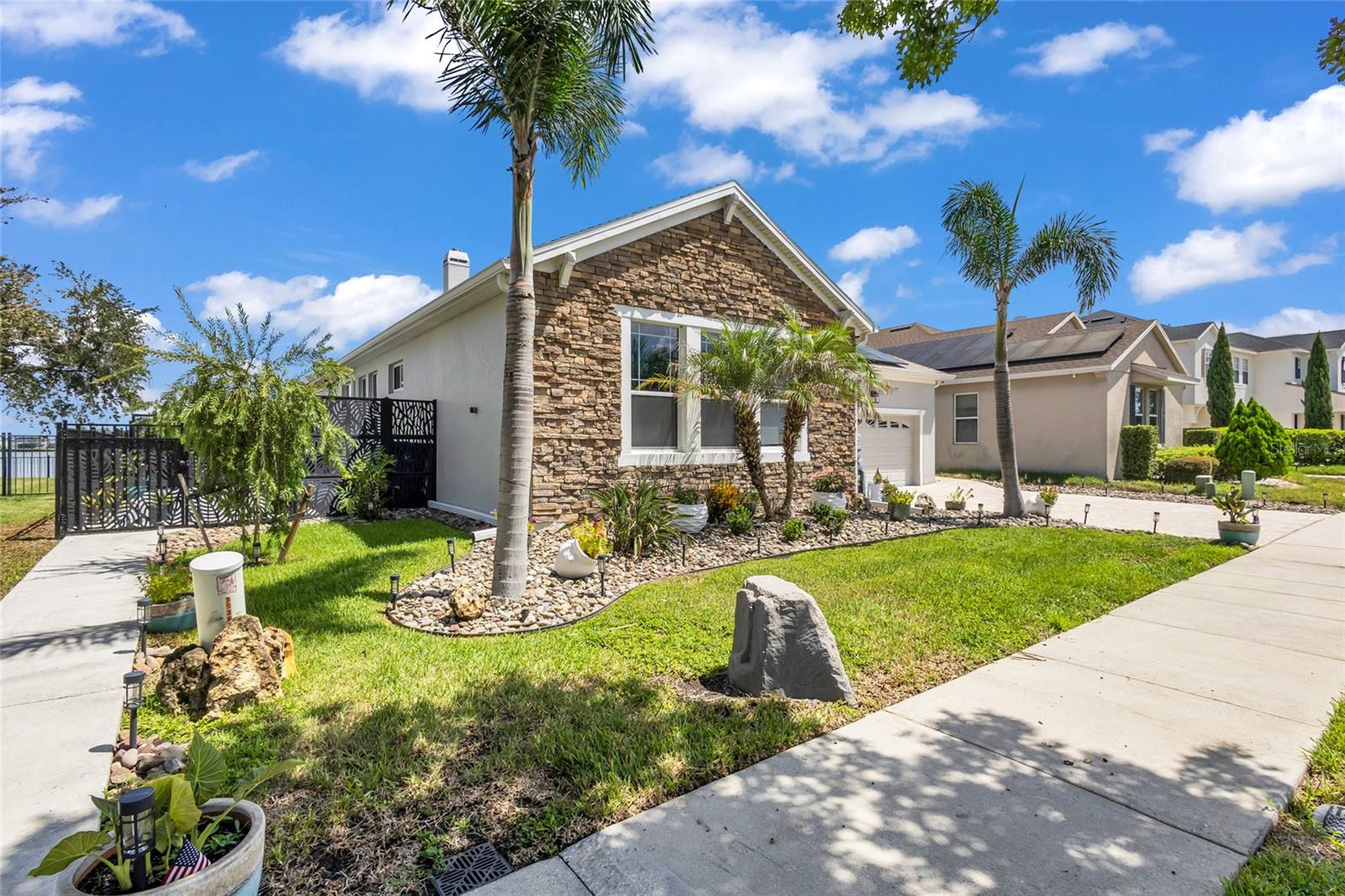 237 Blue Cypress Dr, Groveland, FL 34736 photo