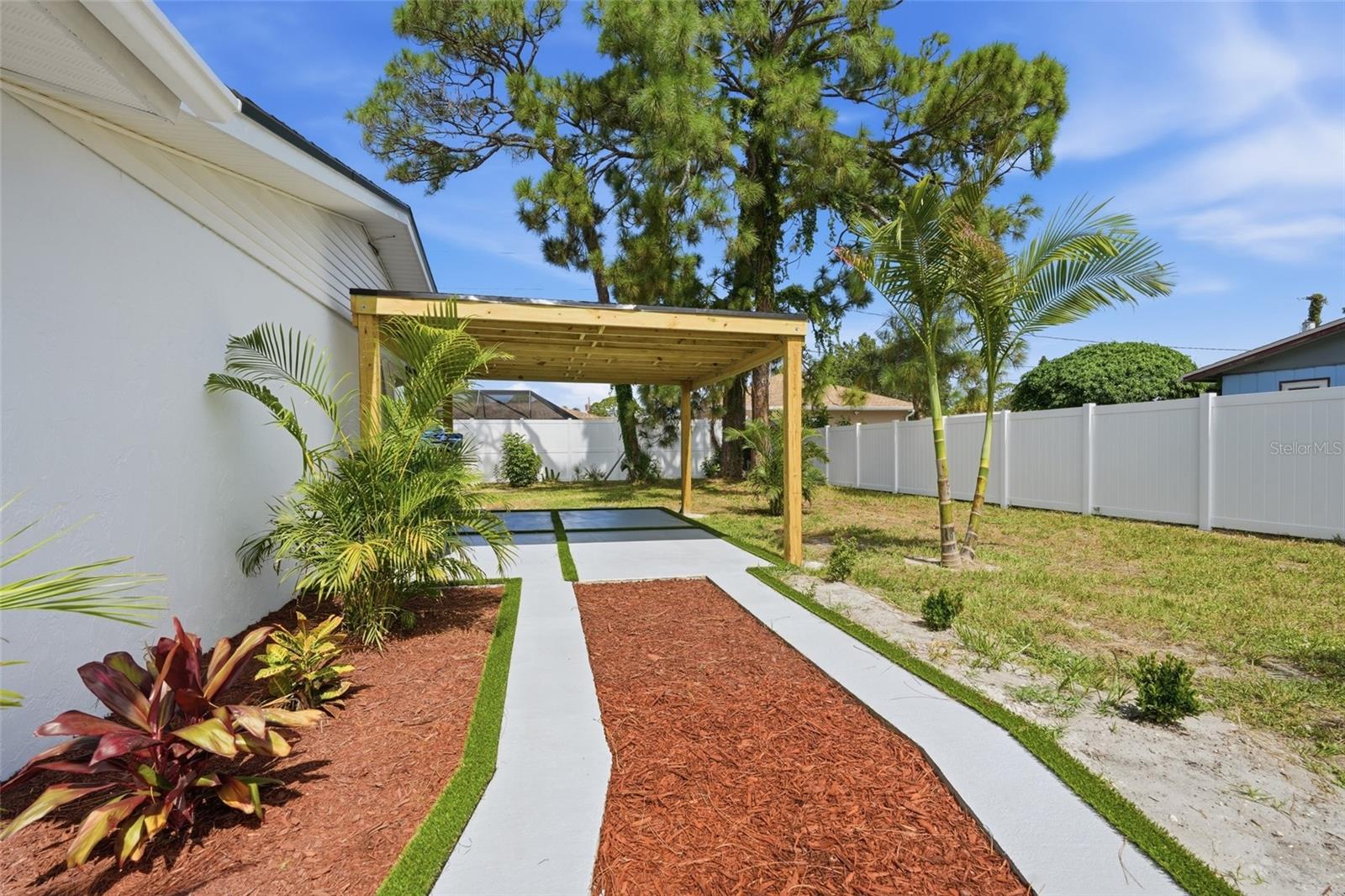 848 Olympia Rd, Venice, FL 34293 photo