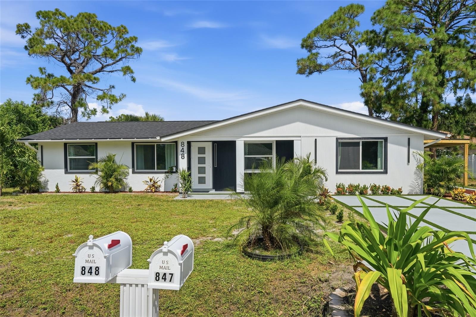 848 Olympia Rd, Venice, FL 34293 photo