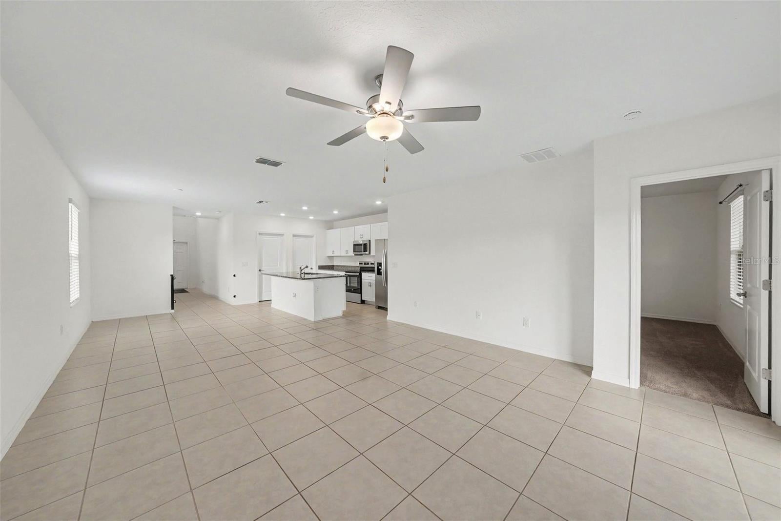 6450 Back 40 Loop, Zephyrhills, FL 33541 photo
