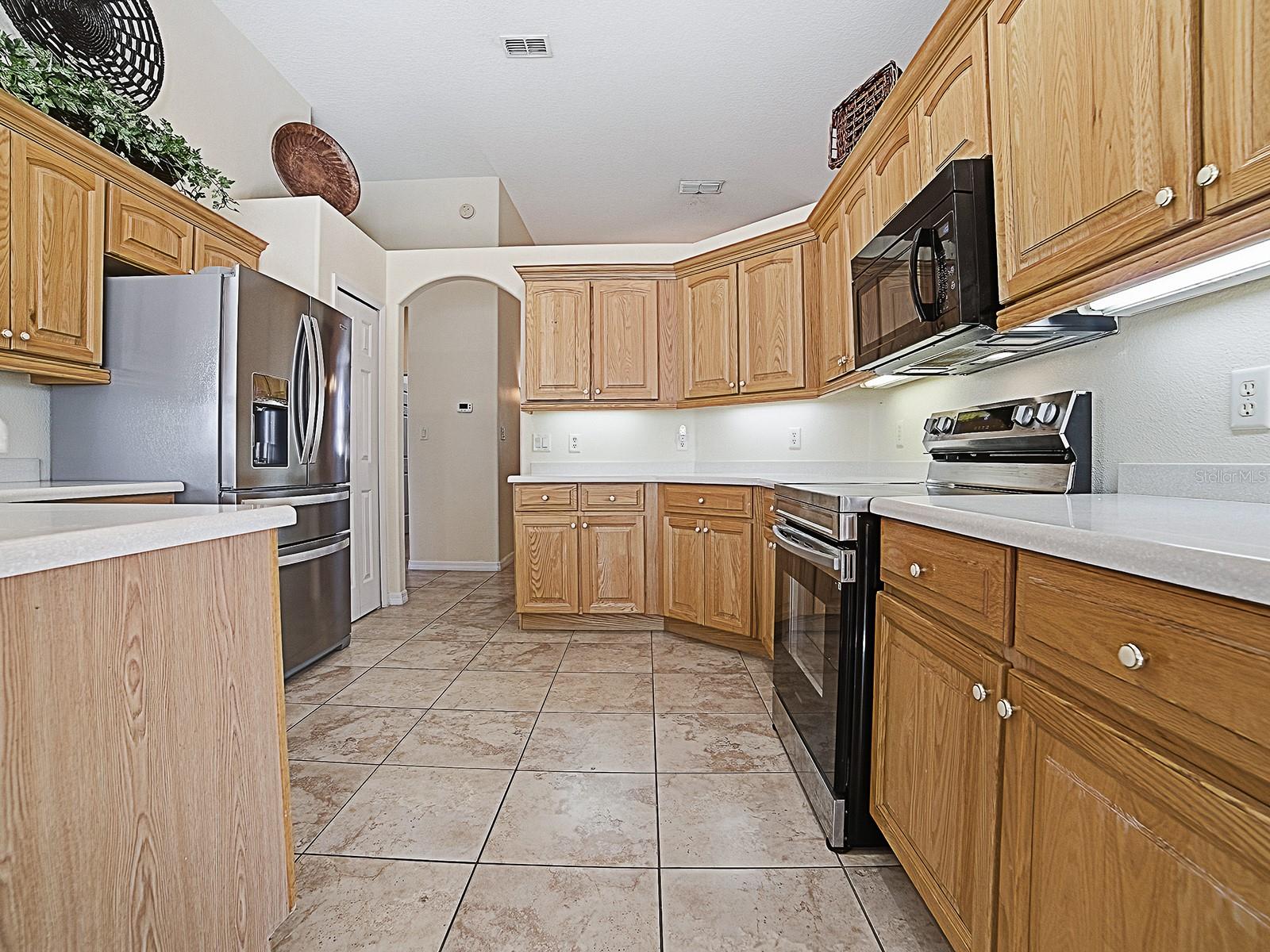 24239 Belle Mede Dr, Leesburg, FL 34748 photo