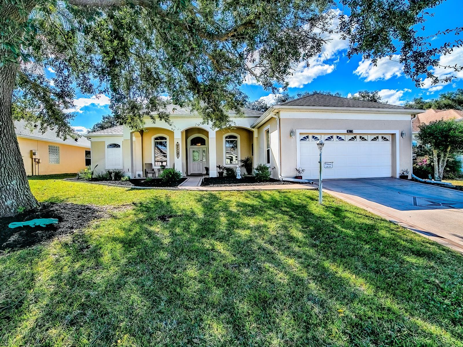 24239 Belle Mede Dr, Leesburg, FL 34748 photo