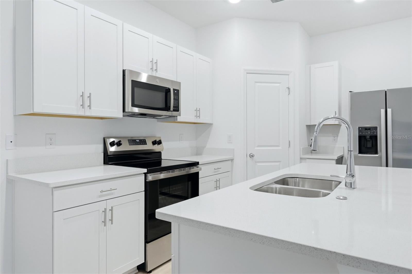 8417 Lunar Skye St, Sarasota, FL 34241 photo