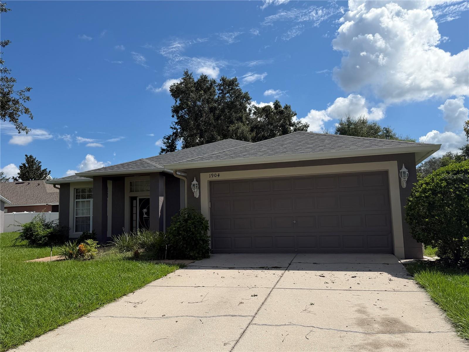1904 Samantha Ln, Valrico, FL 33594 photo