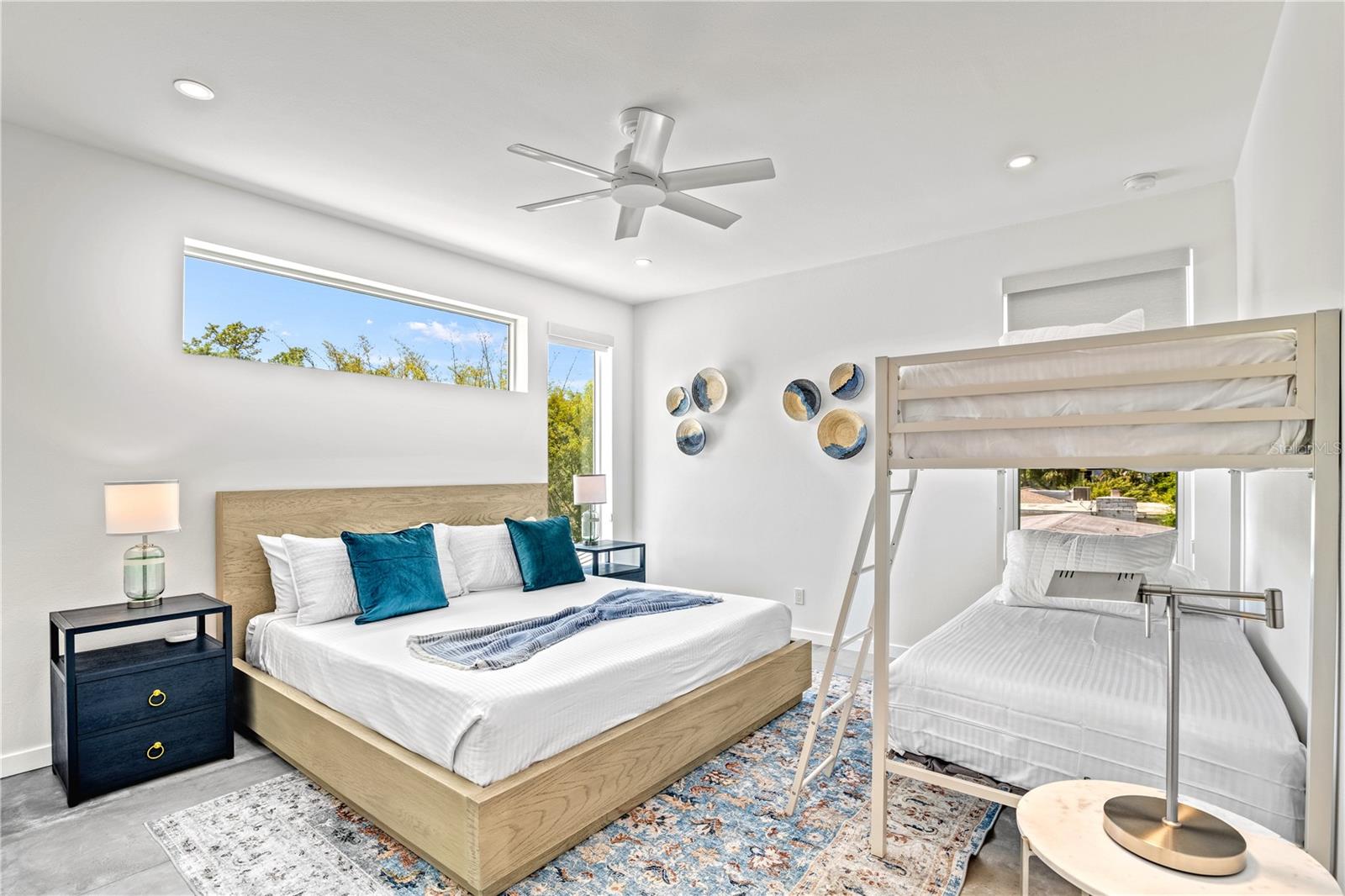Single Family Residence in SARASOTA FL 2327 HILLVIEW STREET 37.jpg
