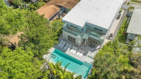 Single Family Residence in SARASOTA FL 2327 HILLVIEW STREET 3.jpg