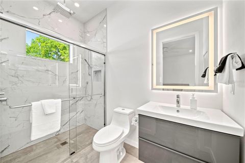 Single Family Residence in SARASOTA FL 2327 HILLVIEW STREET 19.jpg
