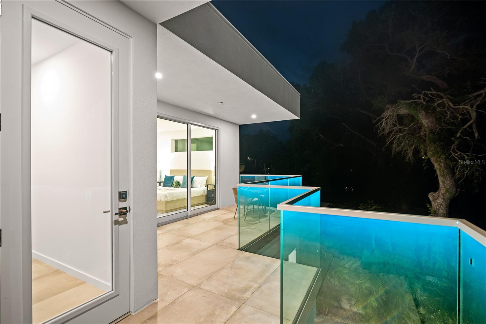 Single Family Residence in SARASOTA FL 2327 HILLVIEW STREET 48.jpg