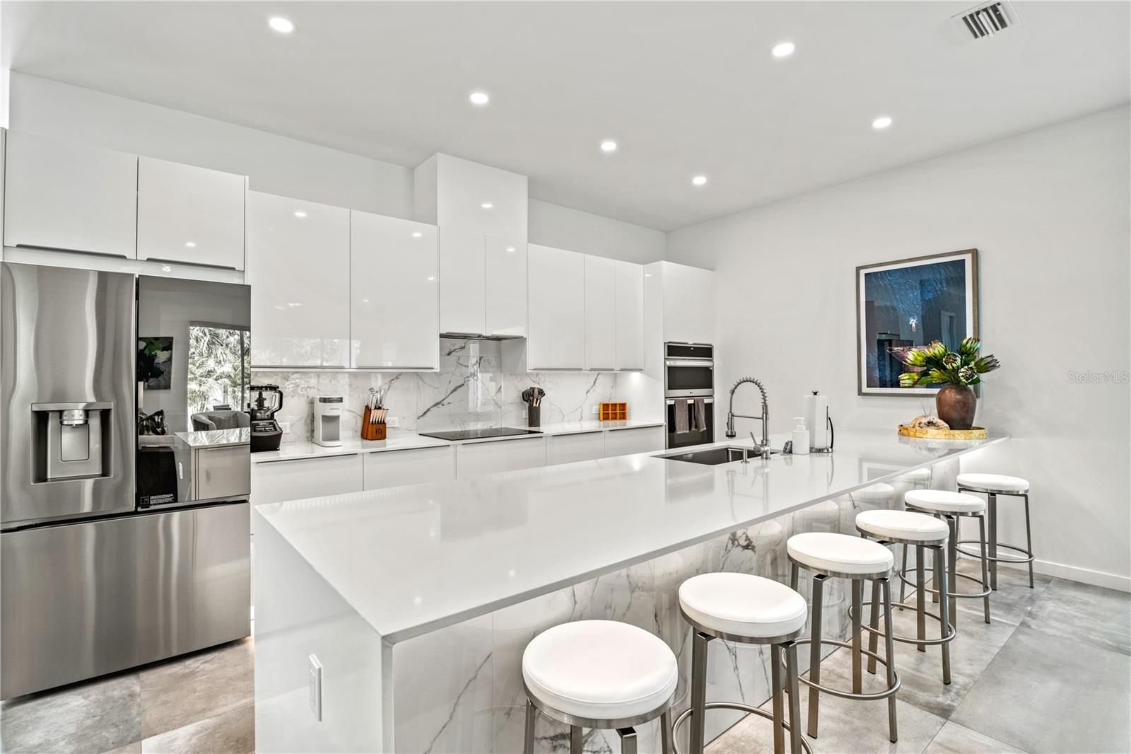 Single Family Residence in SARASOTA FL 2327 HILLVIEW STREET 6.jpg