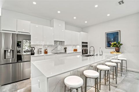 Single Family Residence in SARASOTA FL 2327 HILLVIEW STREET 6.jpg