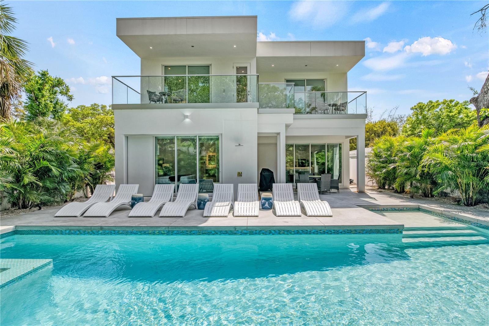 Single Family Residence in SARASOTA FL 2327 HILLVIEW STREET 50.jpg