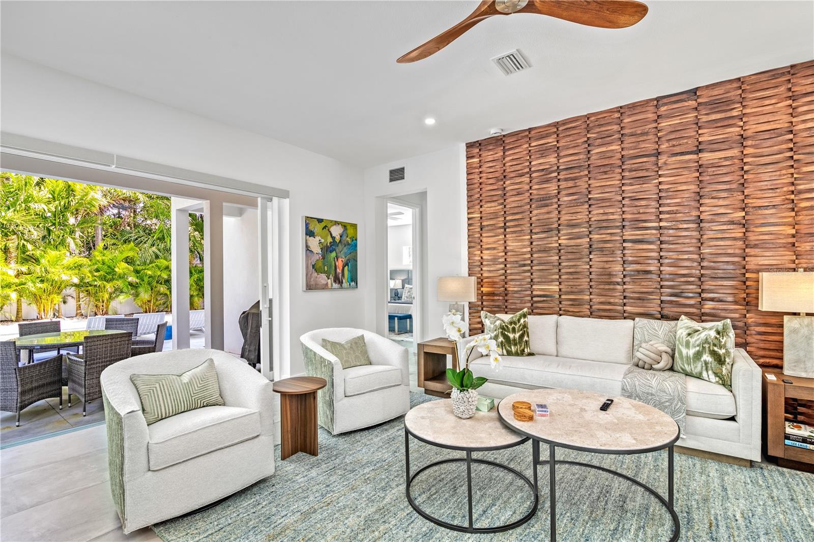 Single Family Residence in SARASOTA FL 2327 HILLVIEW STREET 11.jpg