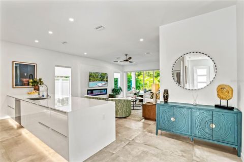 Single Family Residence in SARASOTA FL 2327 HILLVIEW STREET 5.jpg