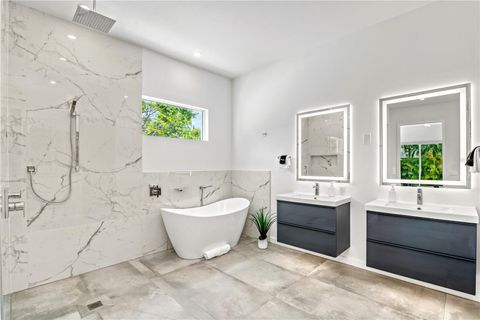 Single Family Residence in SARASOTA FL 2327 HILLVIEW STREET 24.jpg