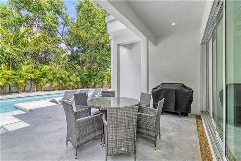 Single Family Residence in SARASOTA FL 2327 HILLVIEW STREET 46.jpg