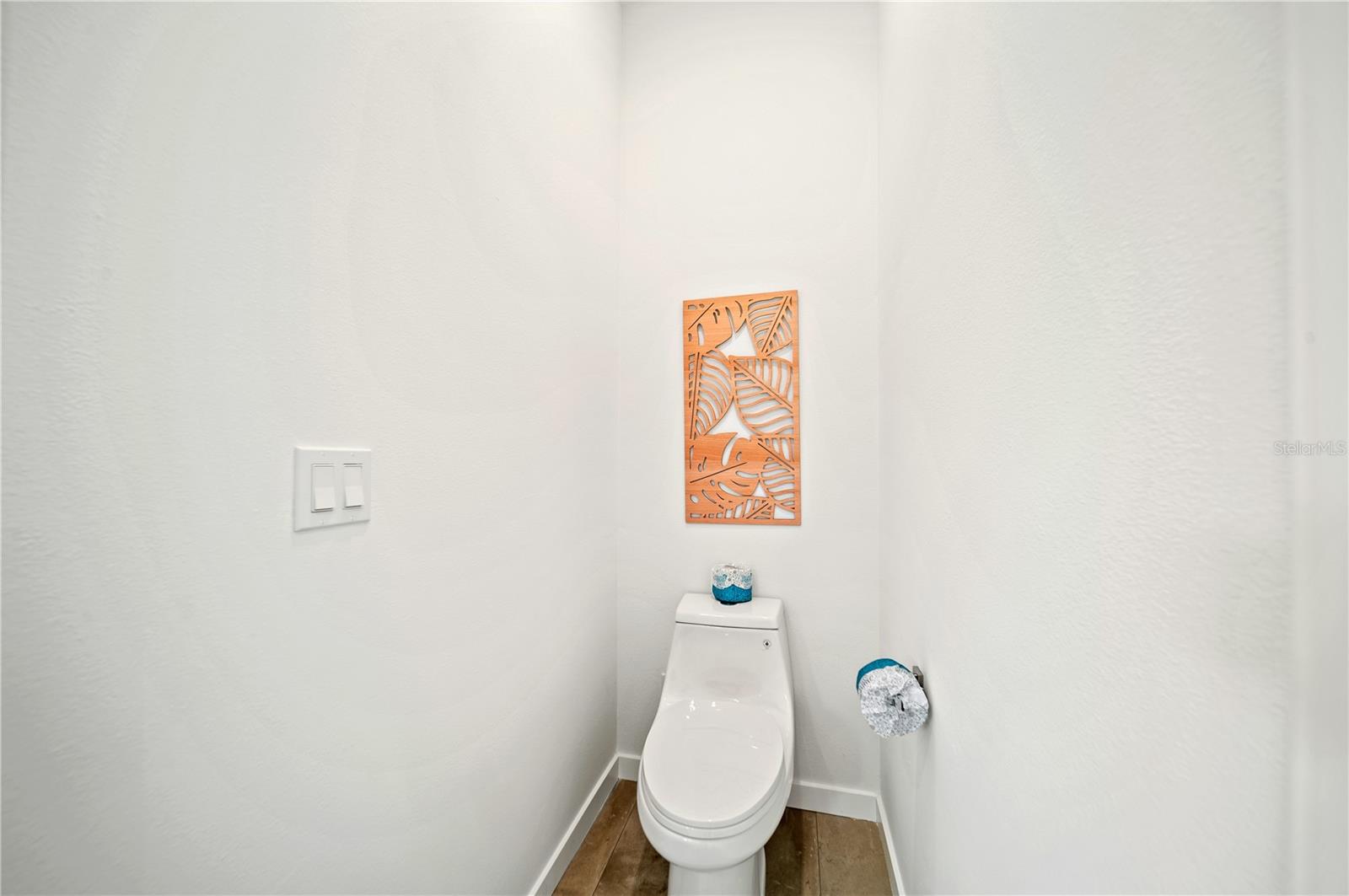 Single Family Residence in SARASOTA FL 2327 HILLVIEW STREET 28.jpg