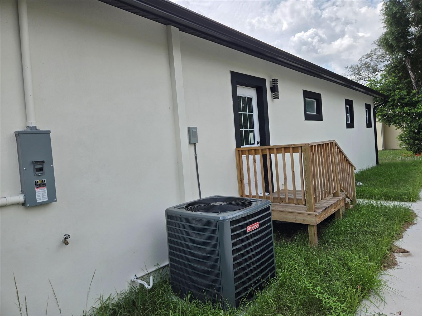 701 E Linebaugh Ave, Tampa, FL 33612 photo