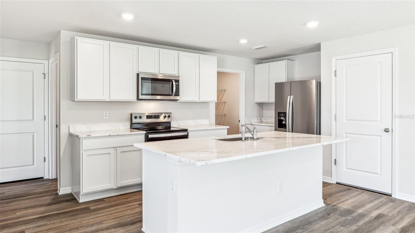 18721 Lookout Ridge Pl, Lakewood Ranch, FL 34211 photo