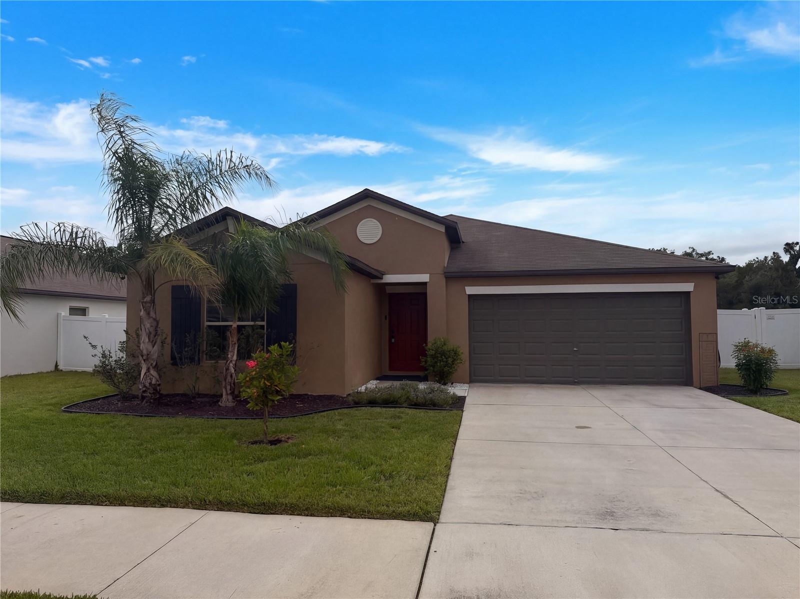 39938 Harmon Grove Ct, Zephyrhills, FL 33540 photo