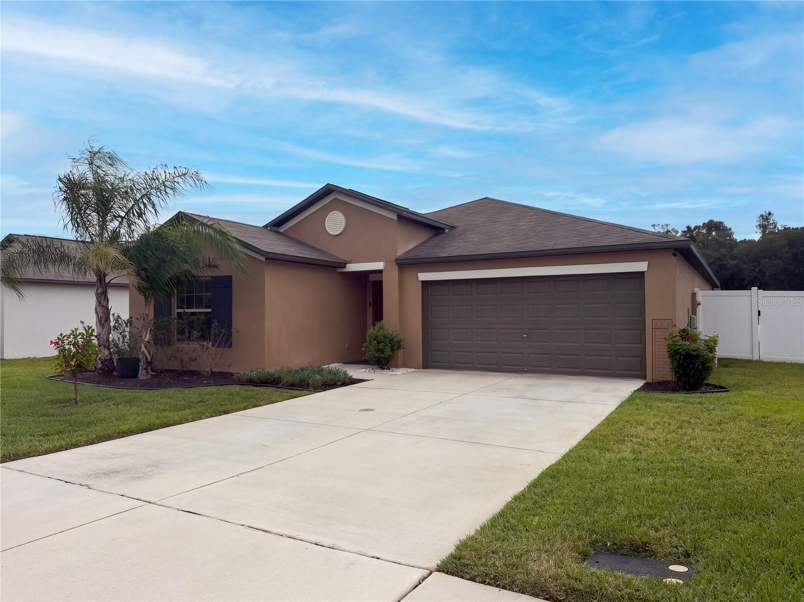 39938 Harmon Grove Ct, Zephyrhills, FL 33540 photo