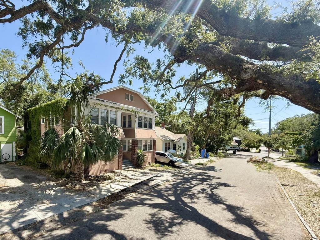 725 14 Ave, Saint Petersburg, FL 33701 photo