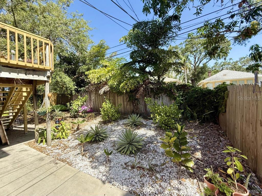 725 14 Ave, Saint Petersburg, FL 33701 photo
